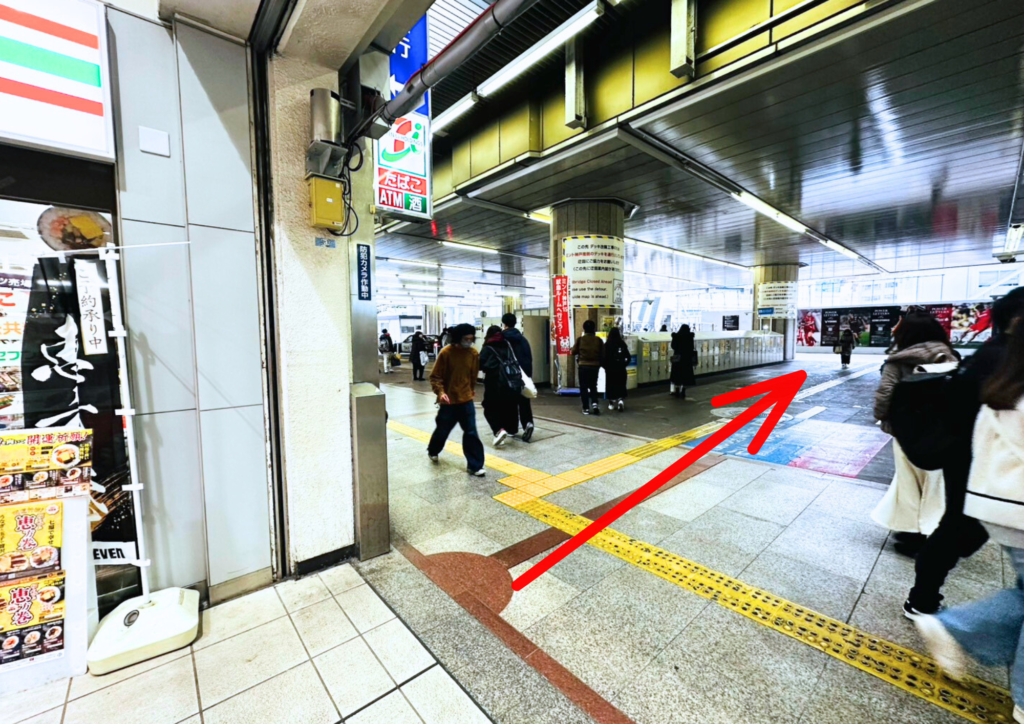 JR三ノ宮駅東口前にあるセブンイレブン